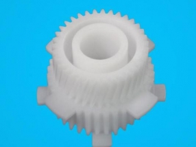 Plastic gear